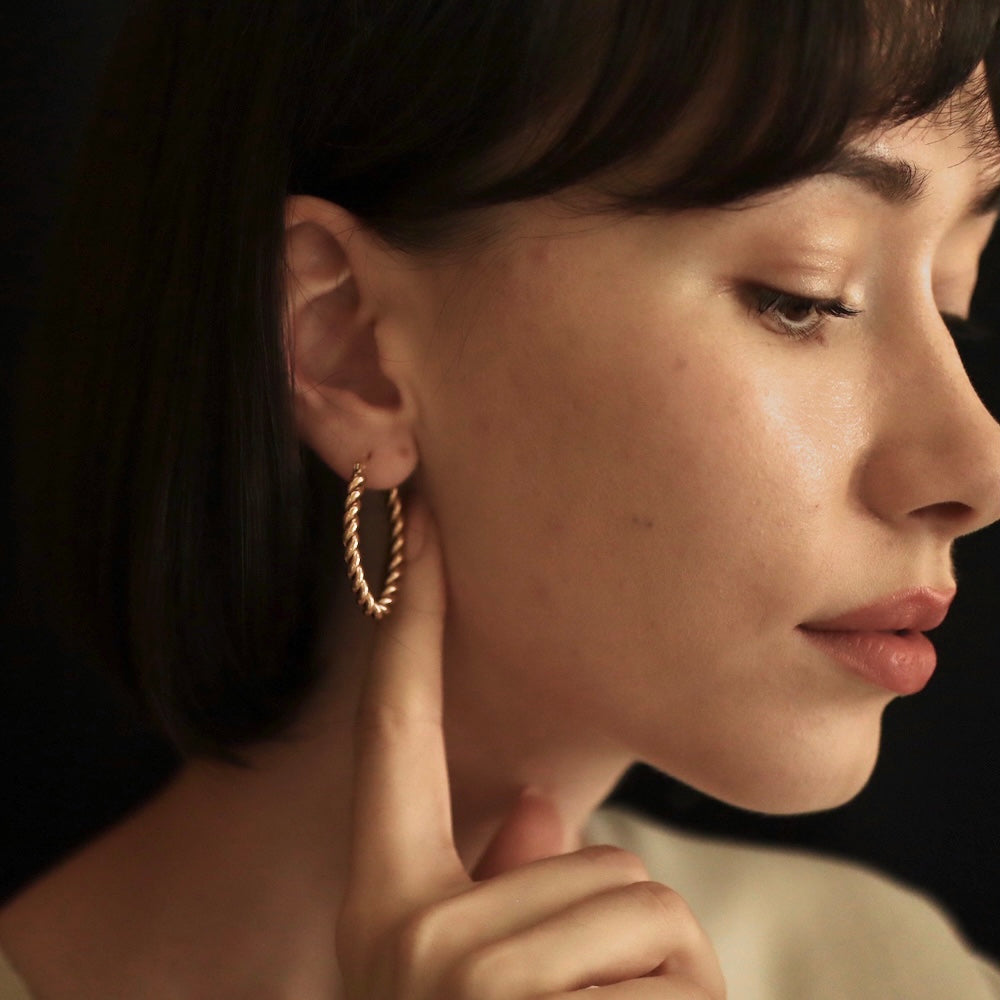P302 stainless twist oversized hoop pierce