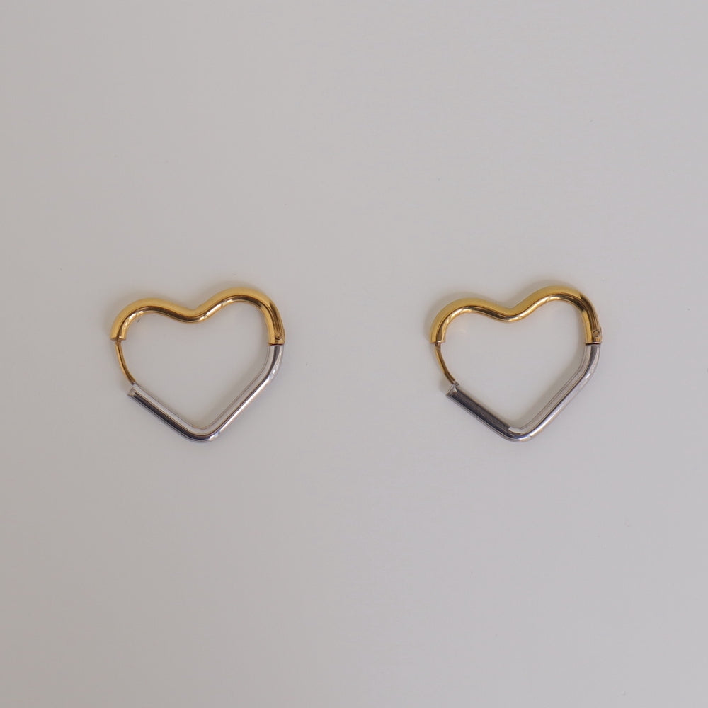 P126 stainless heart hoop pierce
