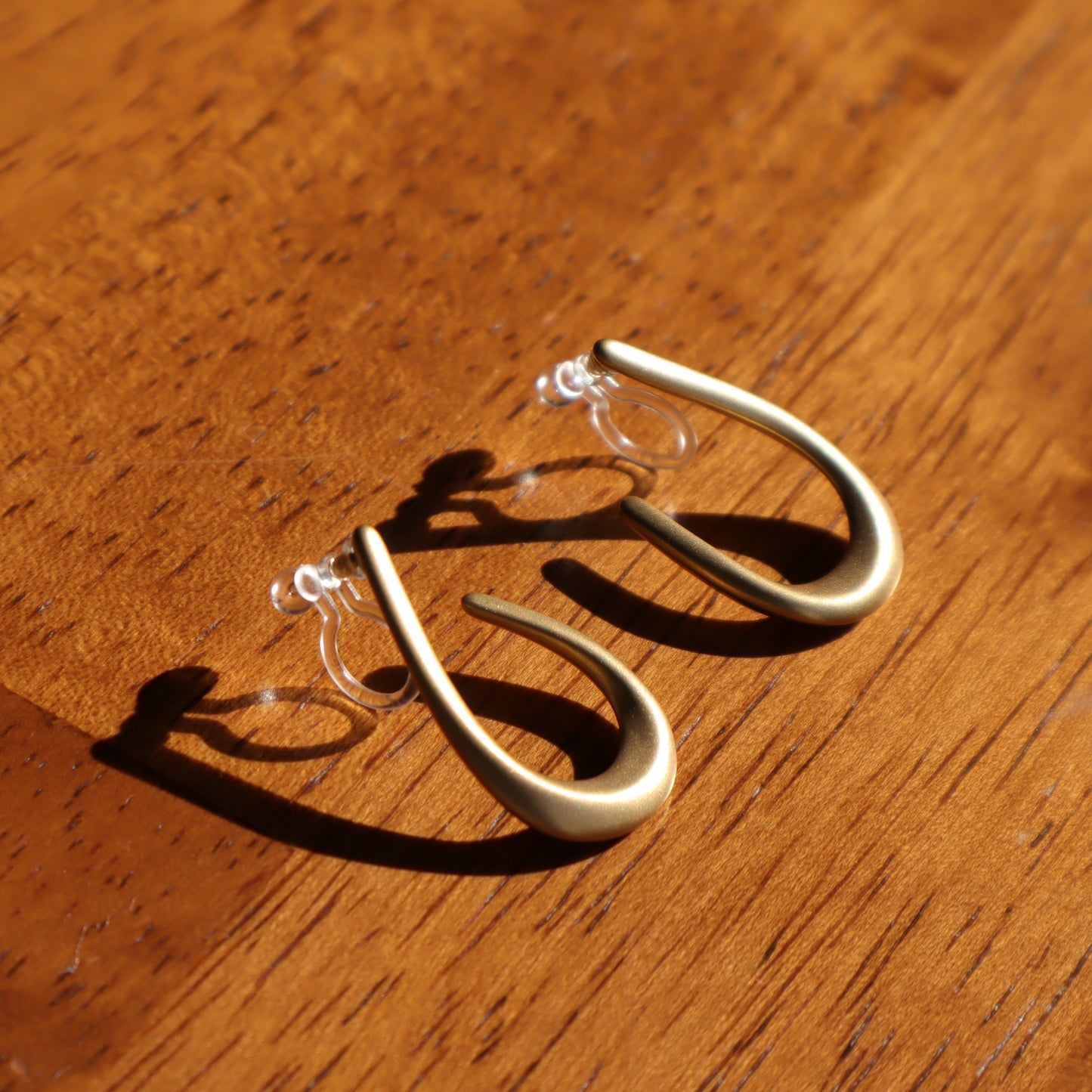 P054 open drop matte pierce