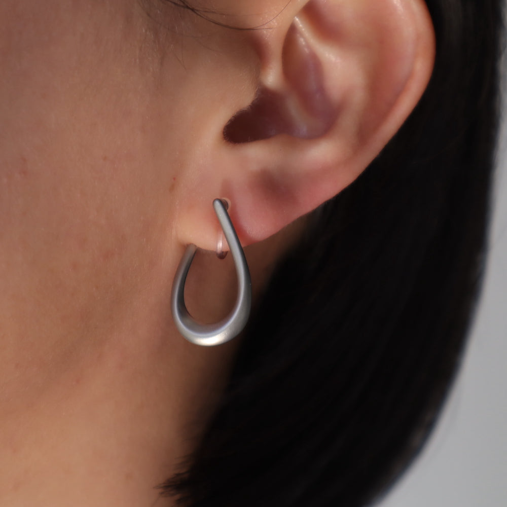 P054 open drop matte pierce