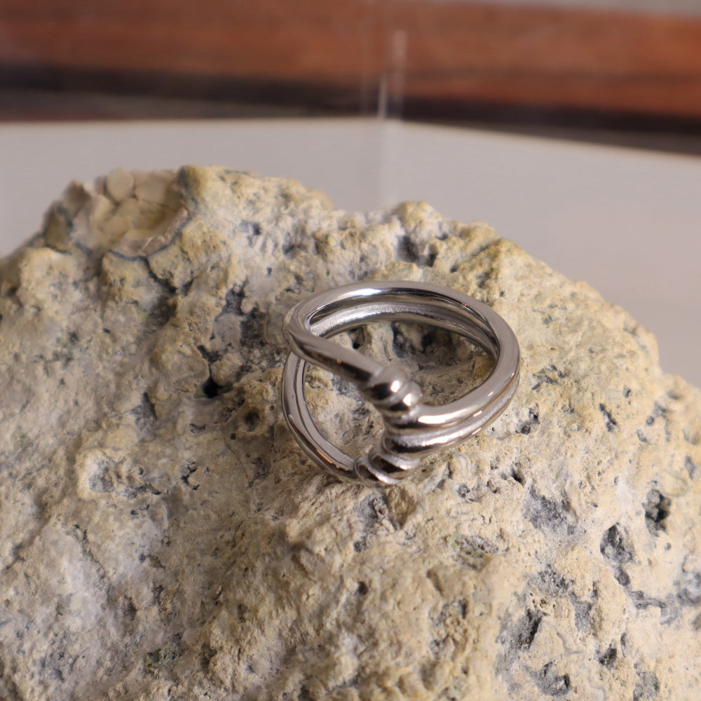 R051 stainless oversized twist knot ring