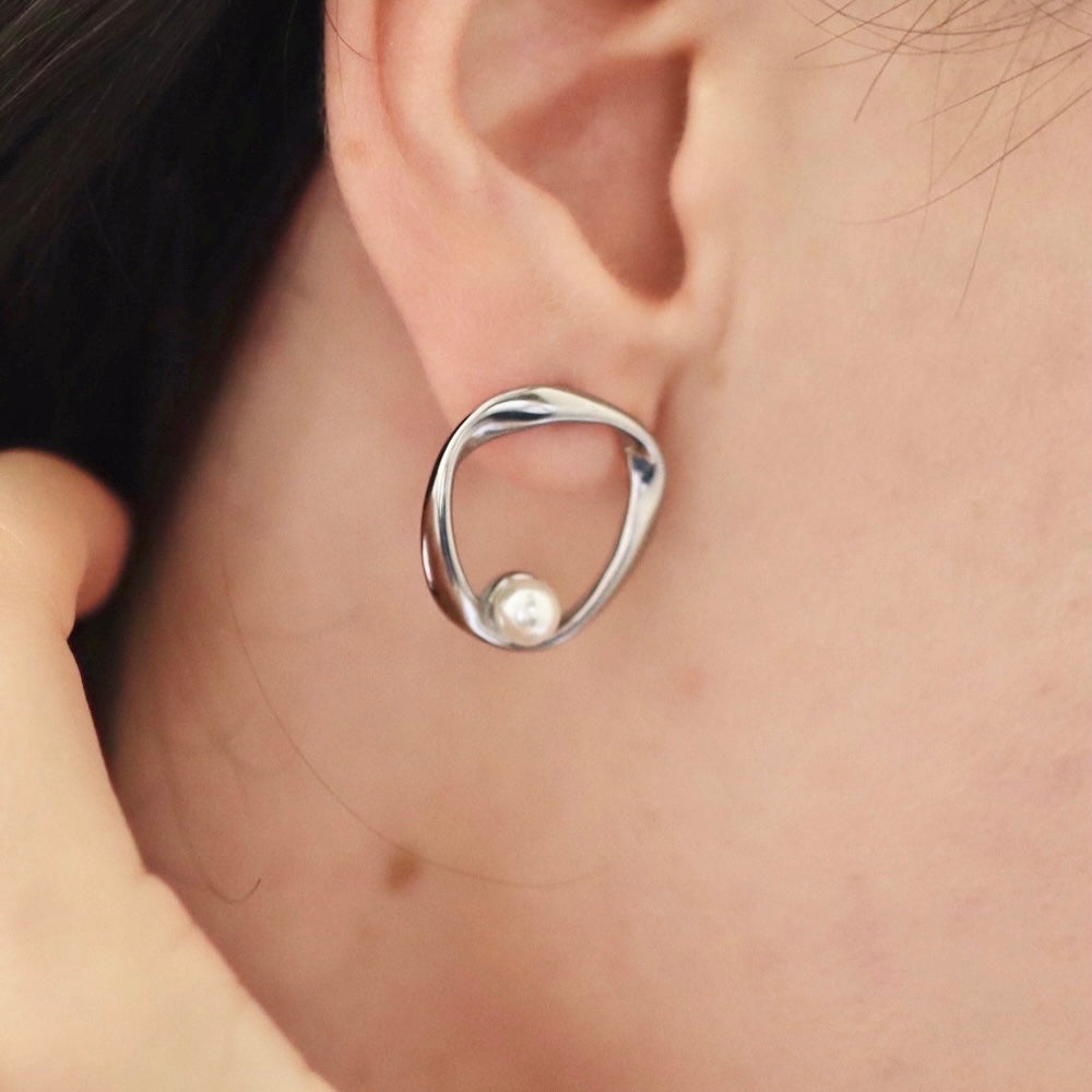 P266 stainless circle one pearl pierce