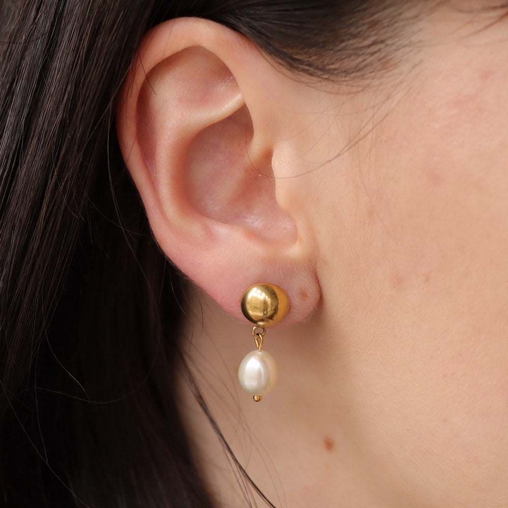 P310 stainless pearl charm pierce