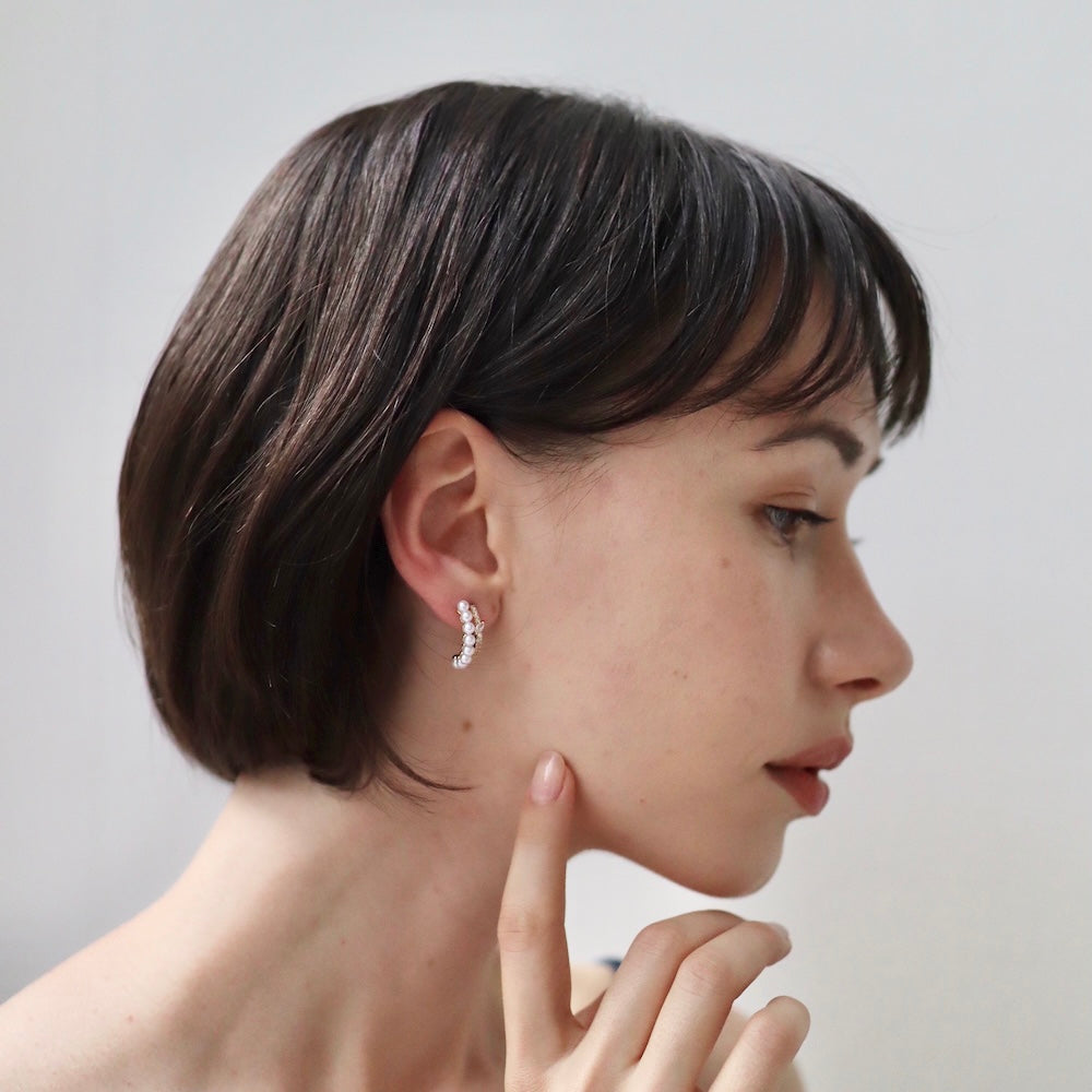 P134 zirconia and pearl half foop pierce