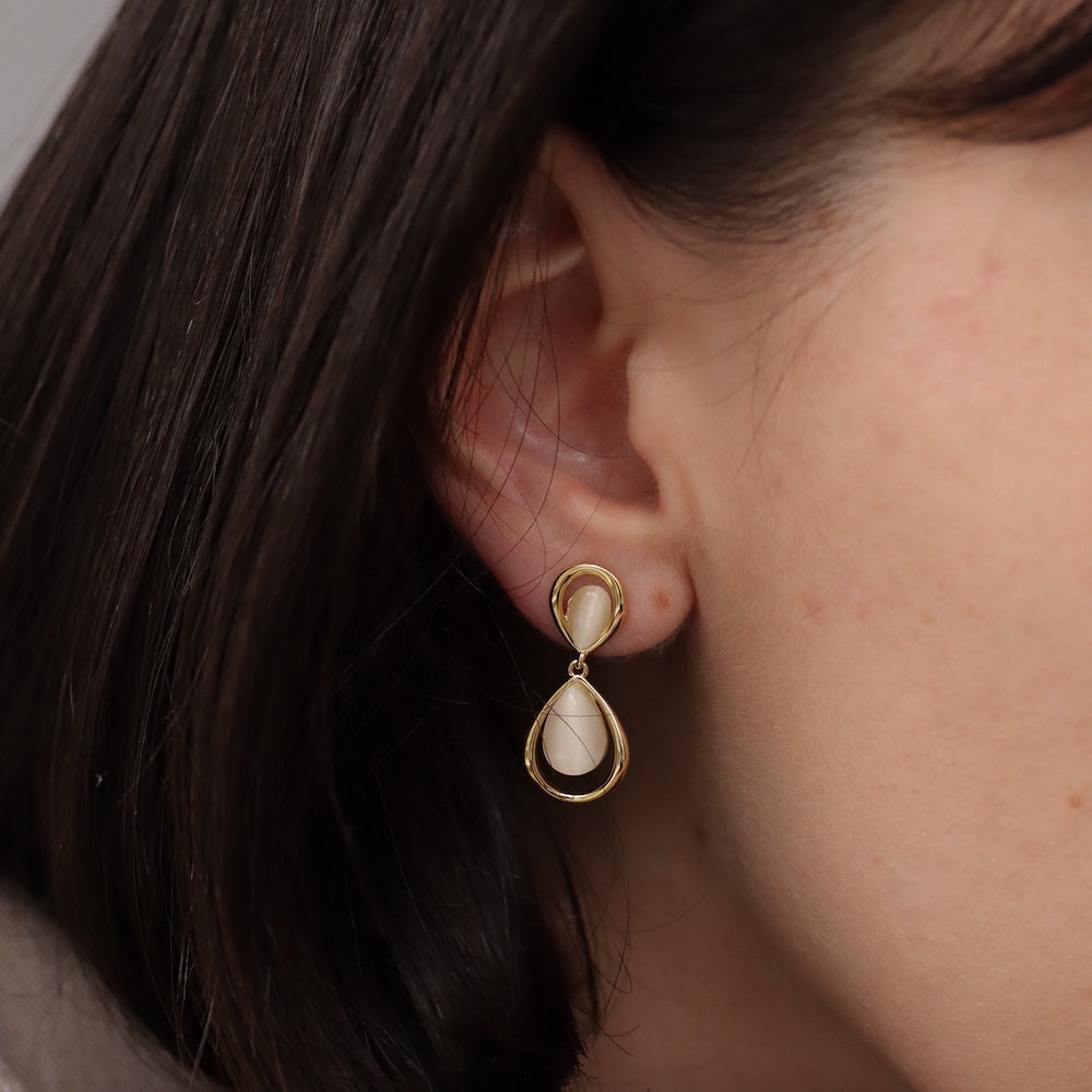 P231 synthetic cat's eye stone drop pierce
