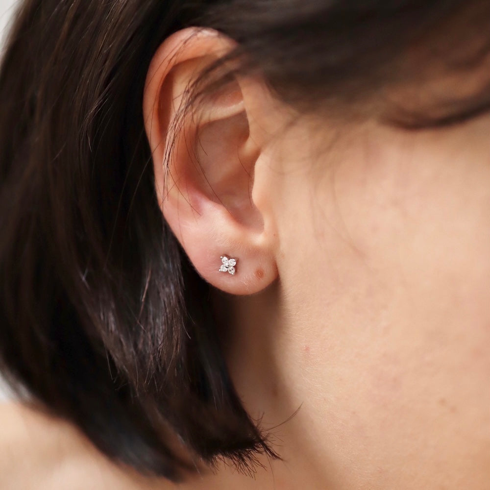 P091 silver925 zirconia flower minimum pierce