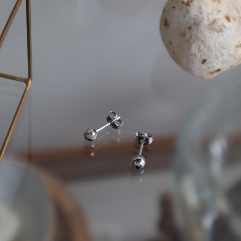 P100 stainless hammered design minimum pierce