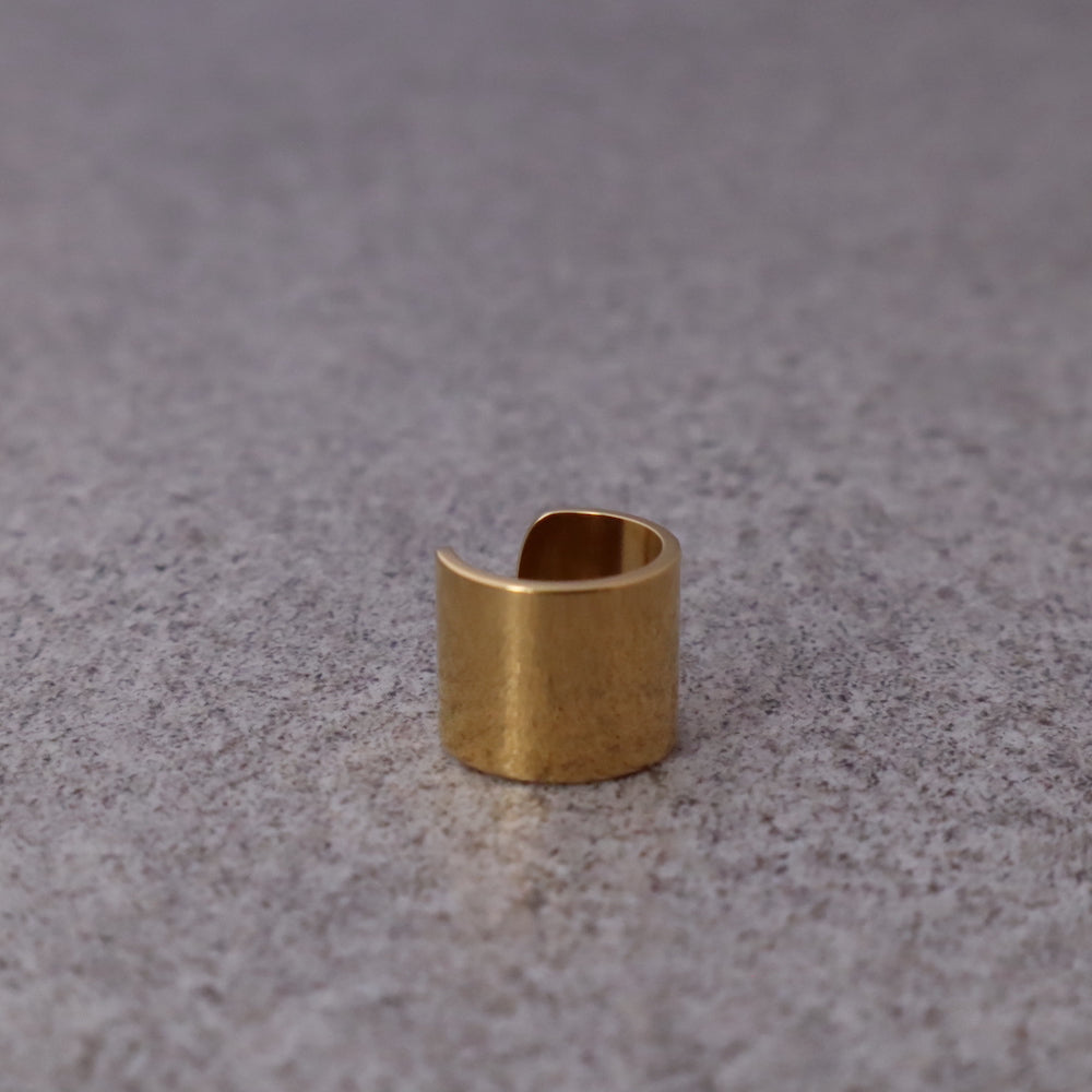 C025 stainless simple wide ear cuff