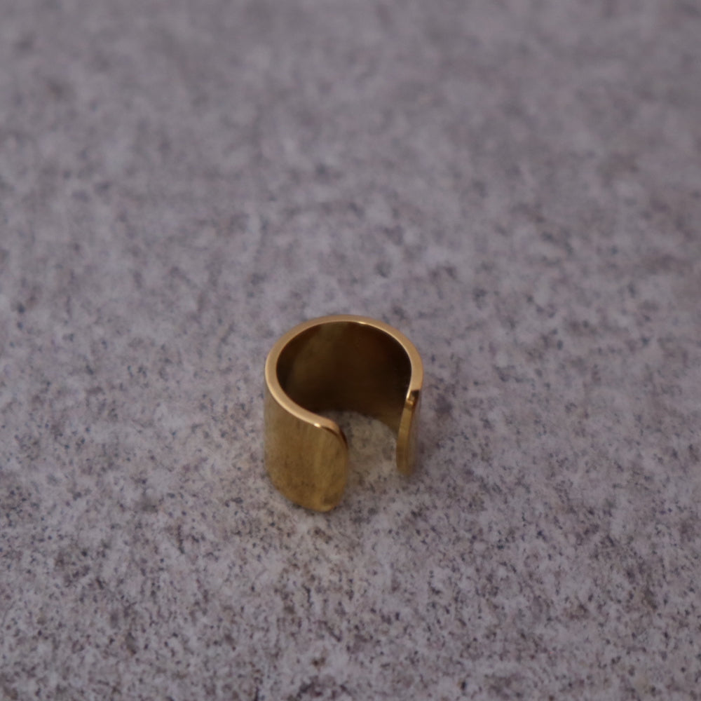 C025 stainless simple wide ear cuff