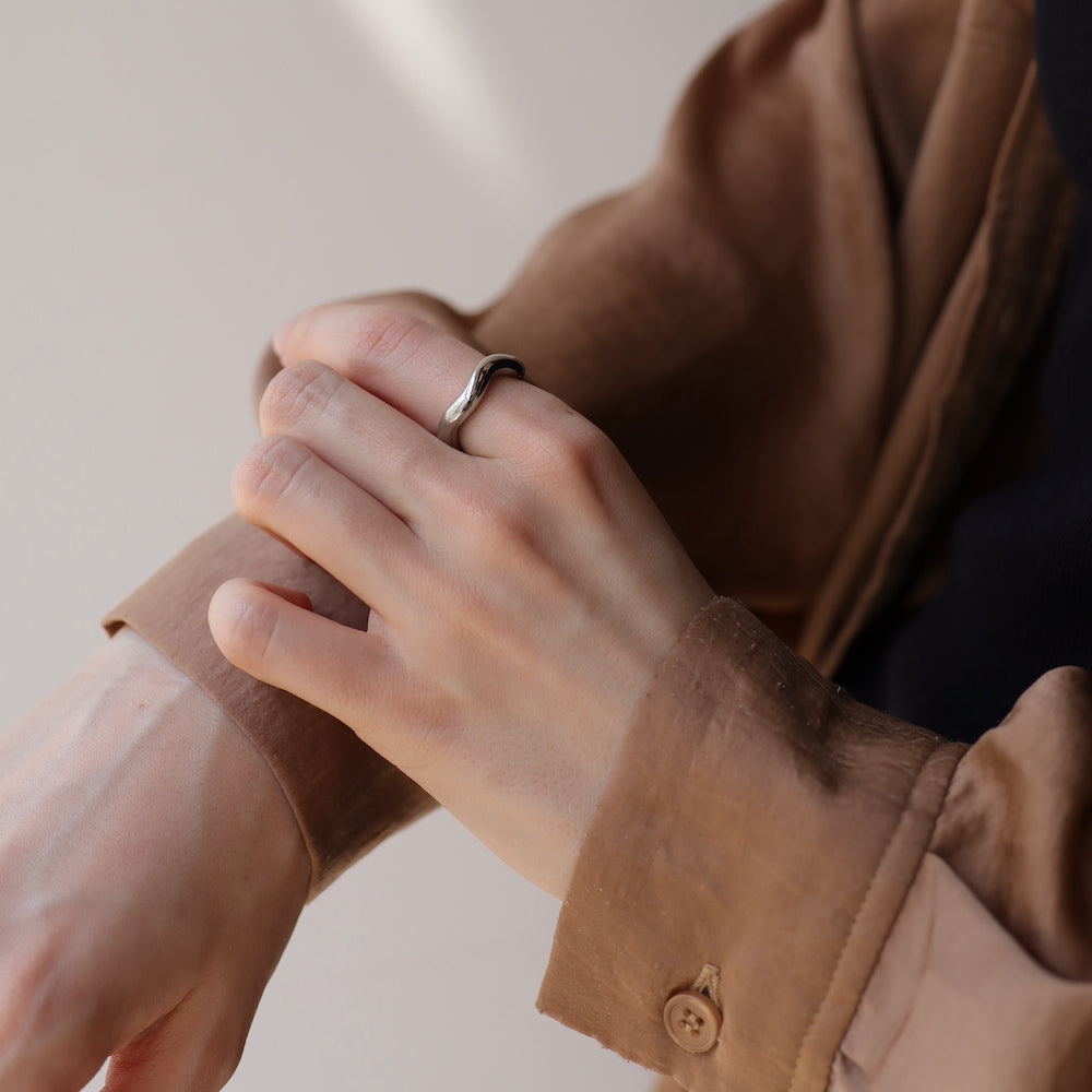 R021 stainless wave ring