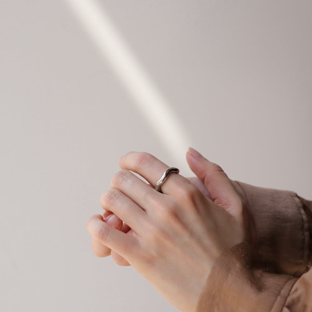 R021 stainless wave ring