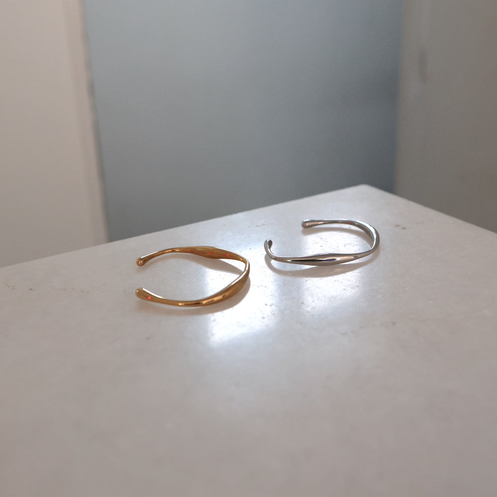 N221 stainless wave-design bangle