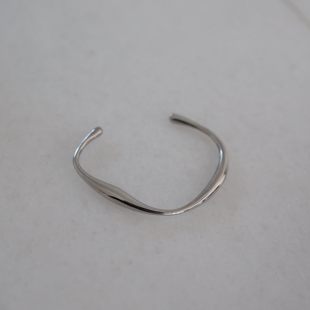 N221 stainless wave-design bangle