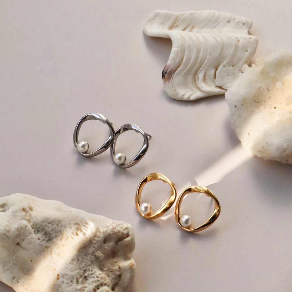 P266 stainless circle one pearl pierce