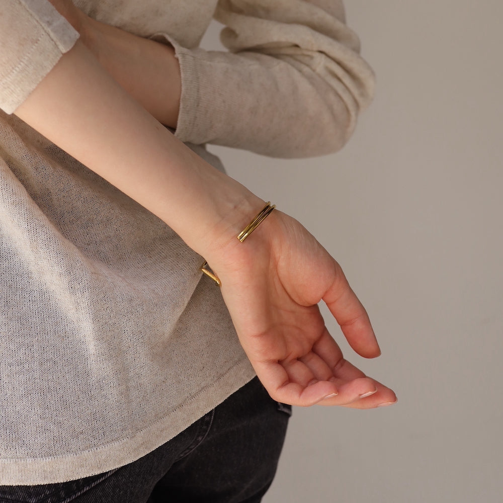 N030 stainless divided bangle