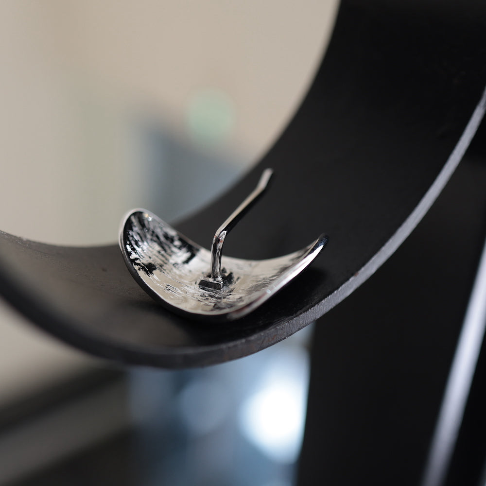 H006 stainless simple nuance pony hook