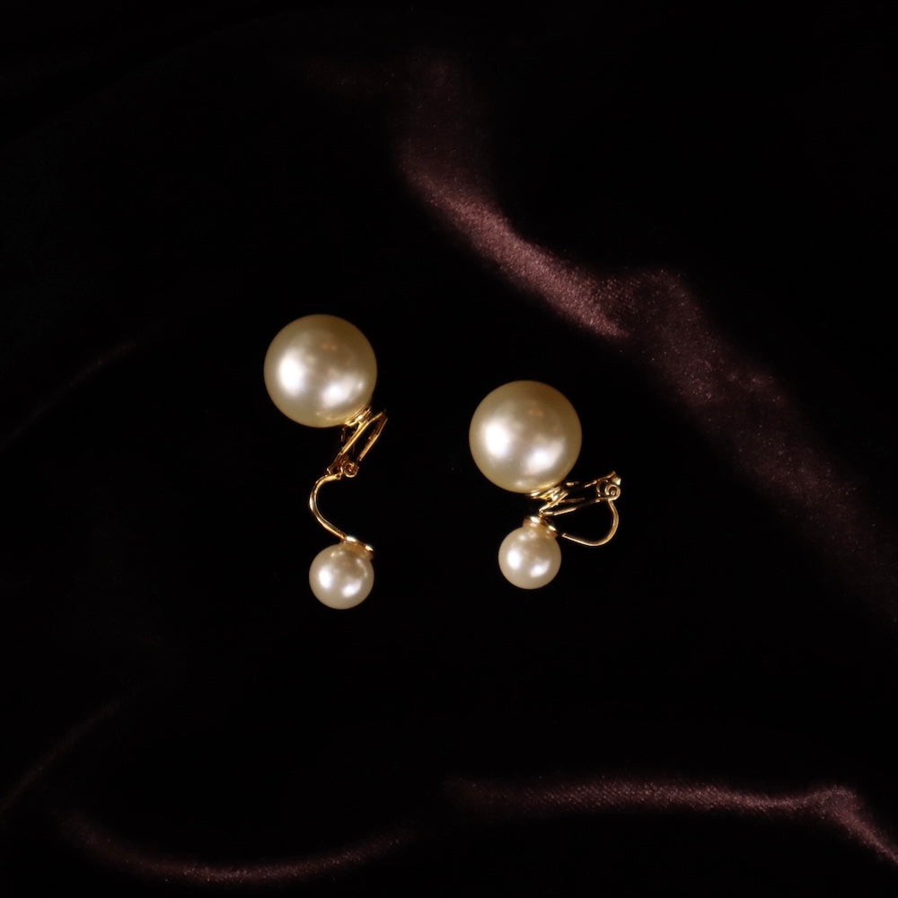 P335 2pearl oversized earring