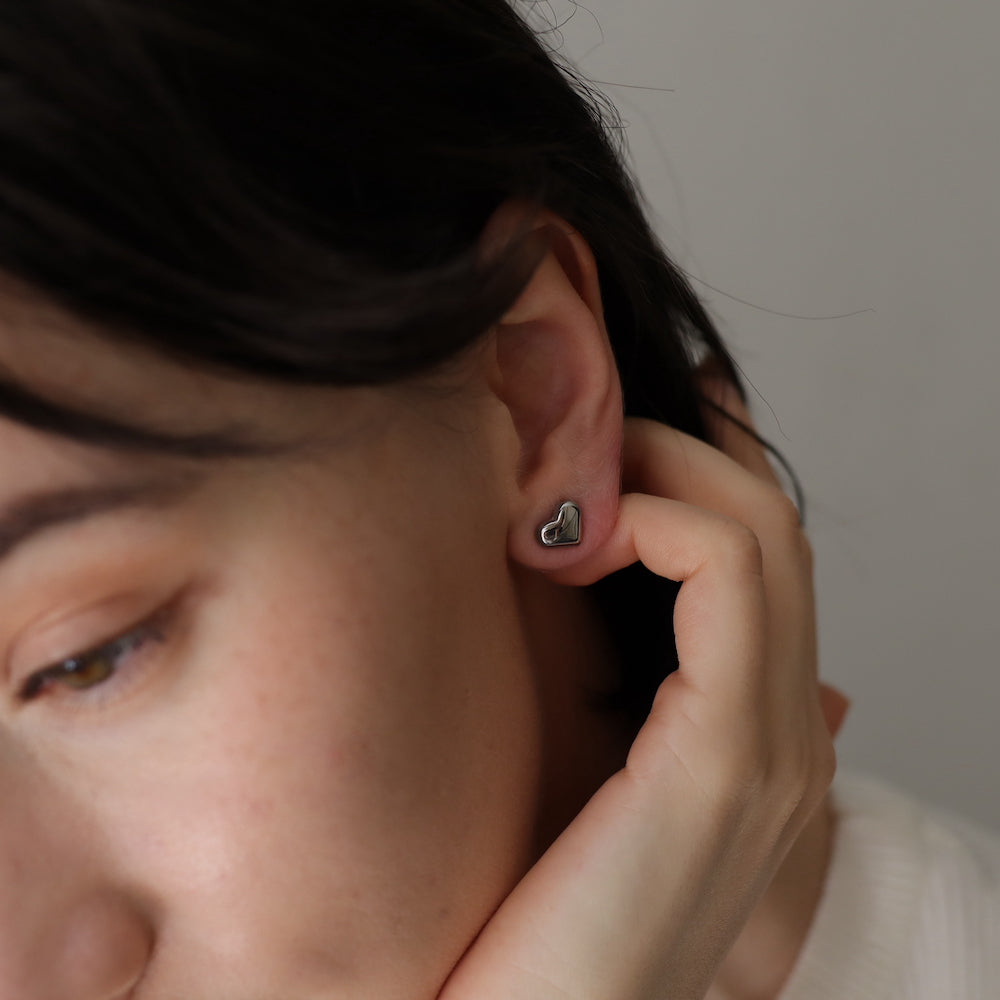 P072 stainless heart minimum pierce