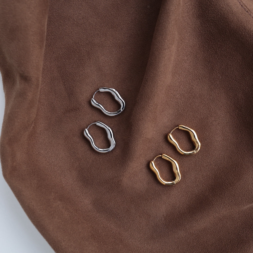 P278 stainless wave hoop pierce