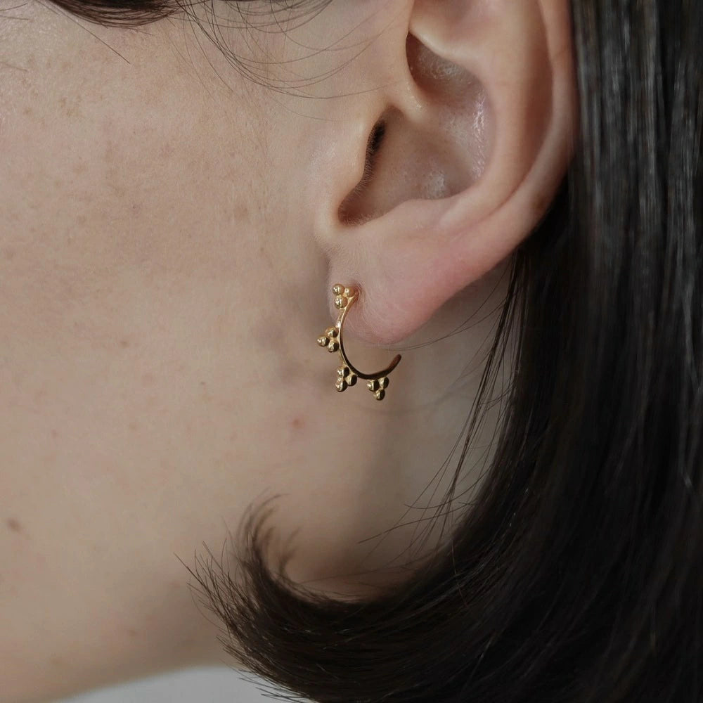 P069 stainless dot stud pierce