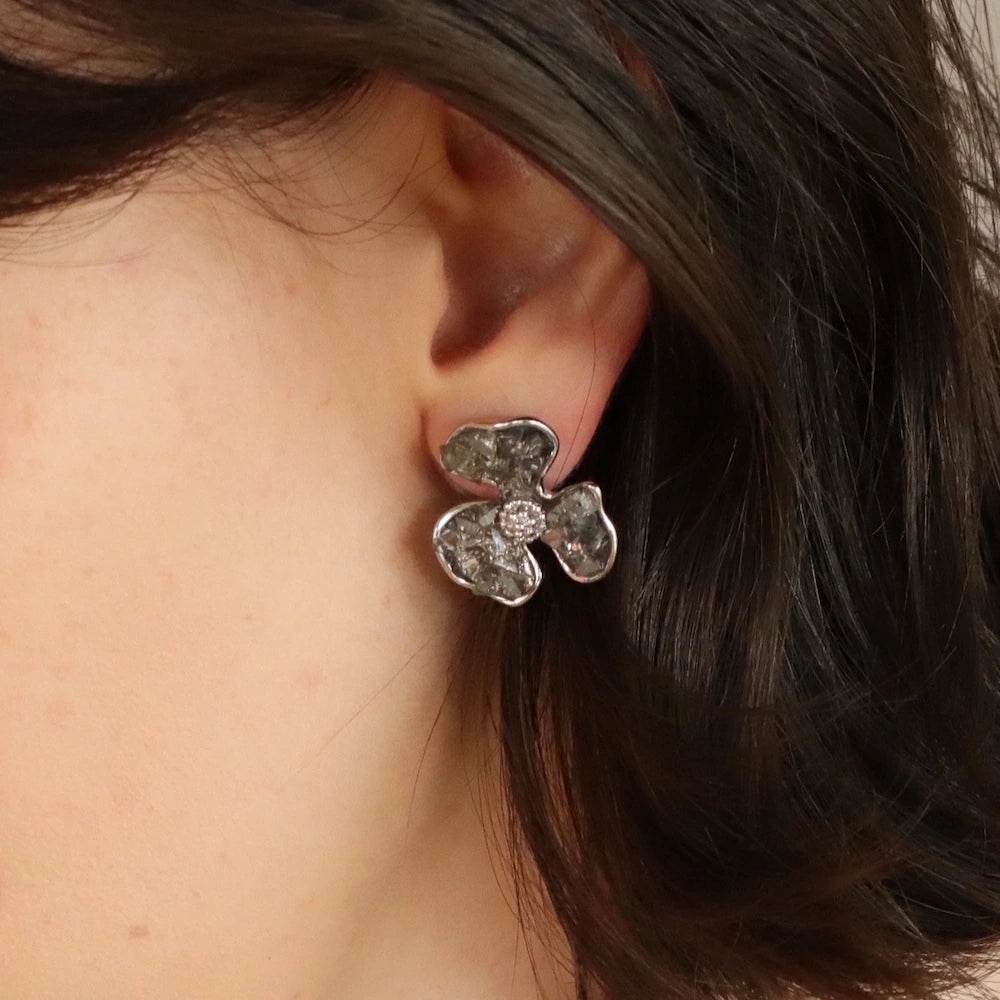P081 oversized flower pierce