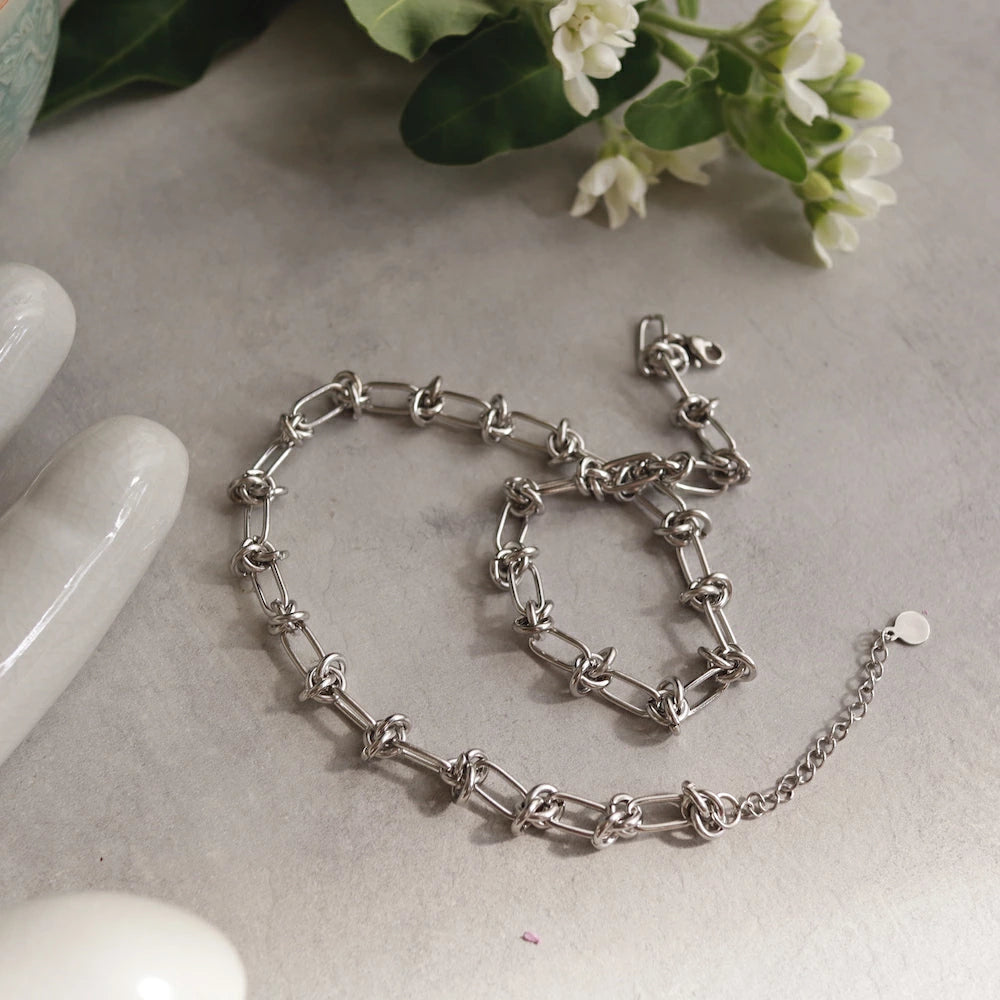 N064 stainless knot chain necklace