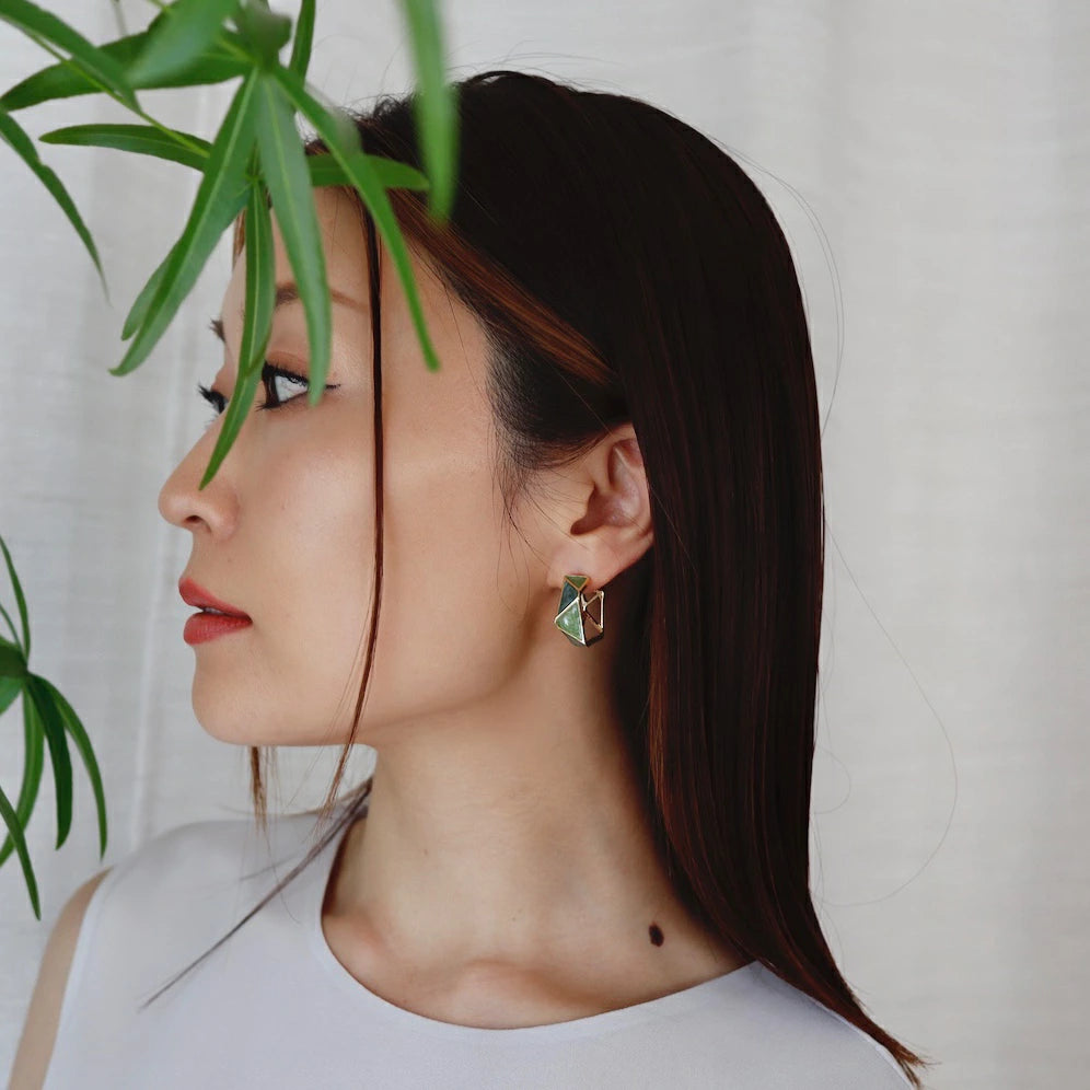 P251  geometric green hoop pierce