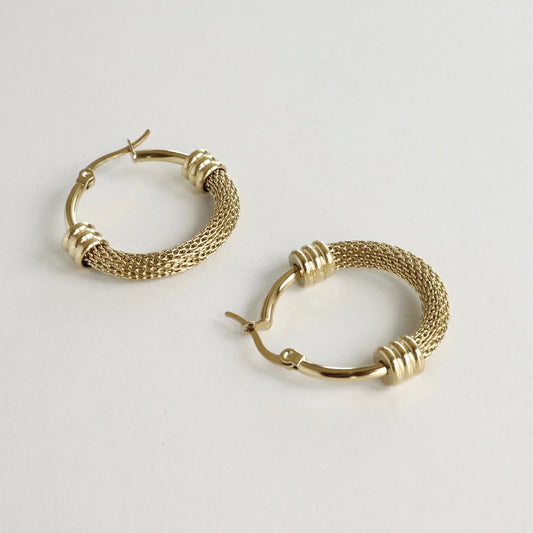 P071  stainless antique style hoop pierce