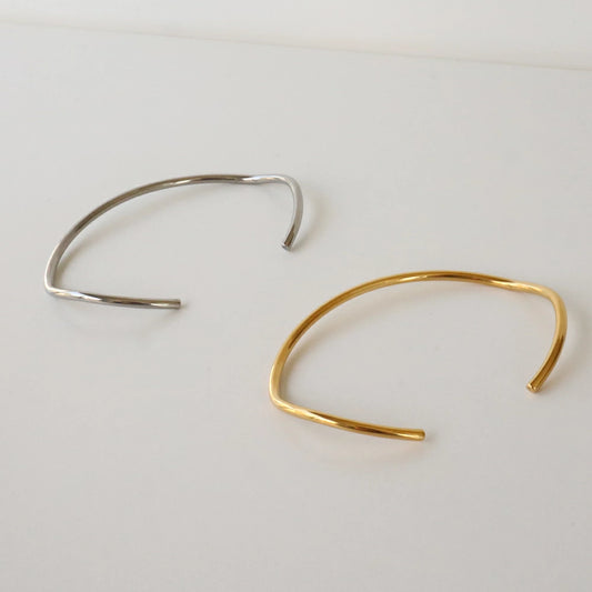 N139 stainless simple curve bangle