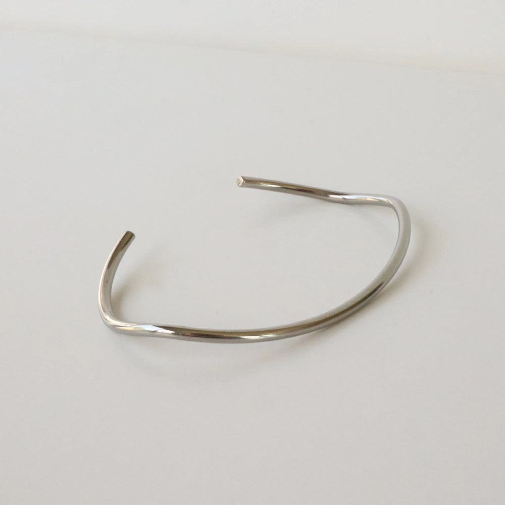 N139 stainless simple curve bangle