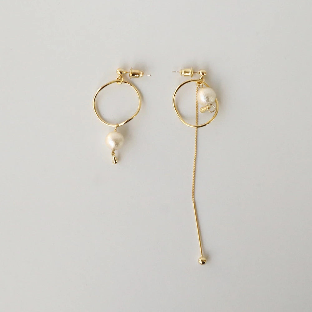 P151  asymmetry cotton pearl hoop pierce