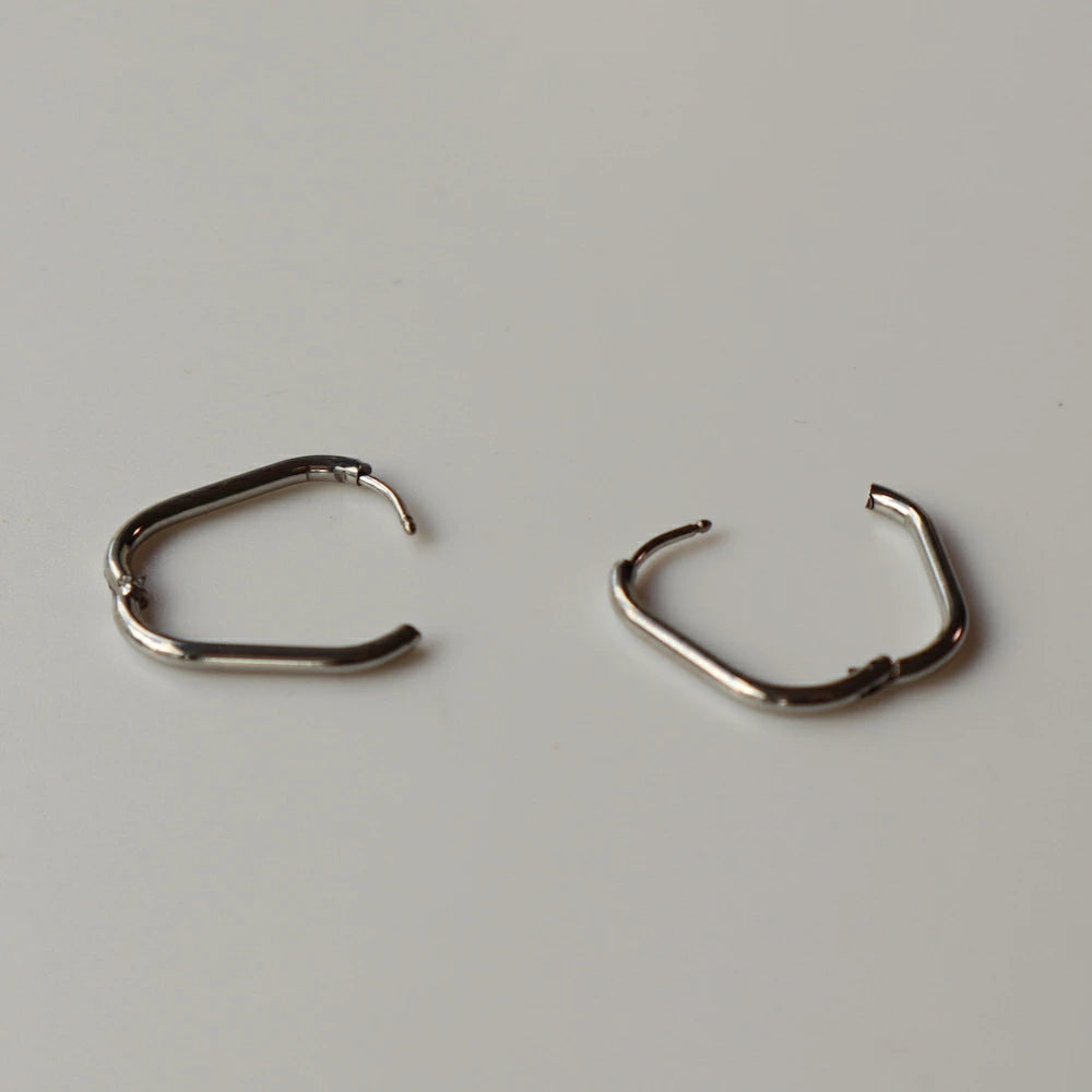 P338  stainless simple hoop pierce