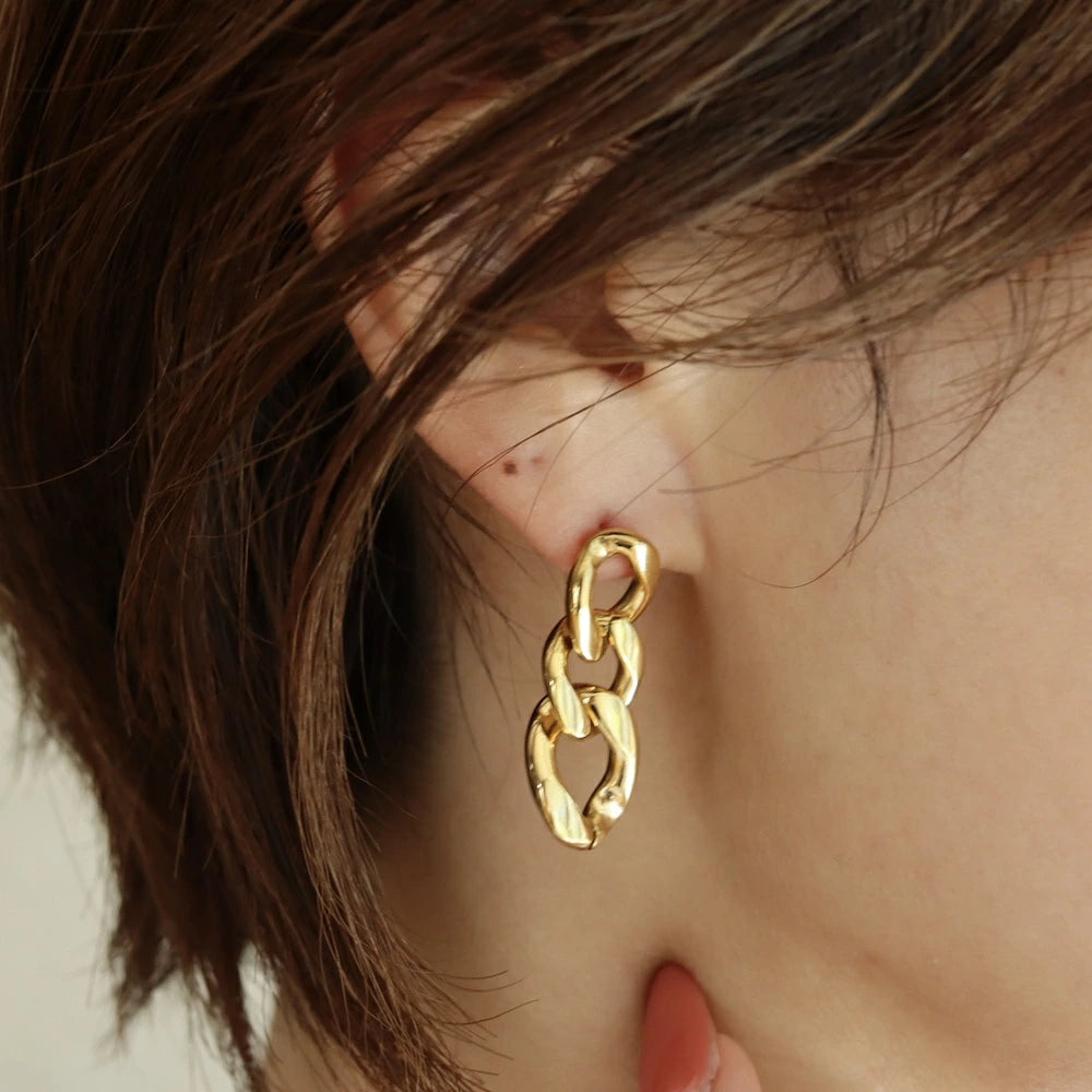 P162  stainless gold chain pierce