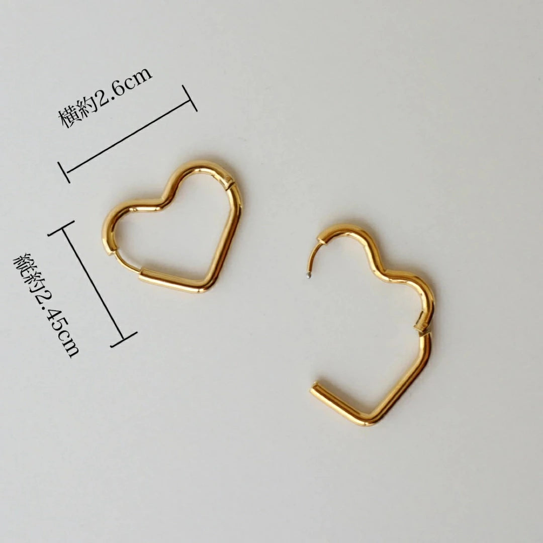 P126  stainless heart hoop pierce