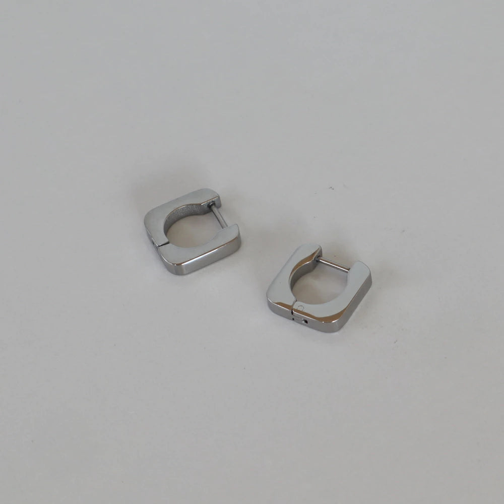 P324  stainless square minimum hoop pierce