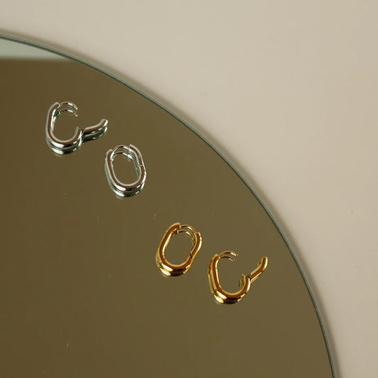 P311  stainless oval hoop pierce