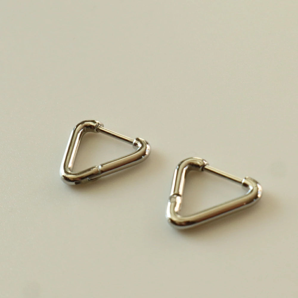 P114  stainless triangle and square minimum pierce