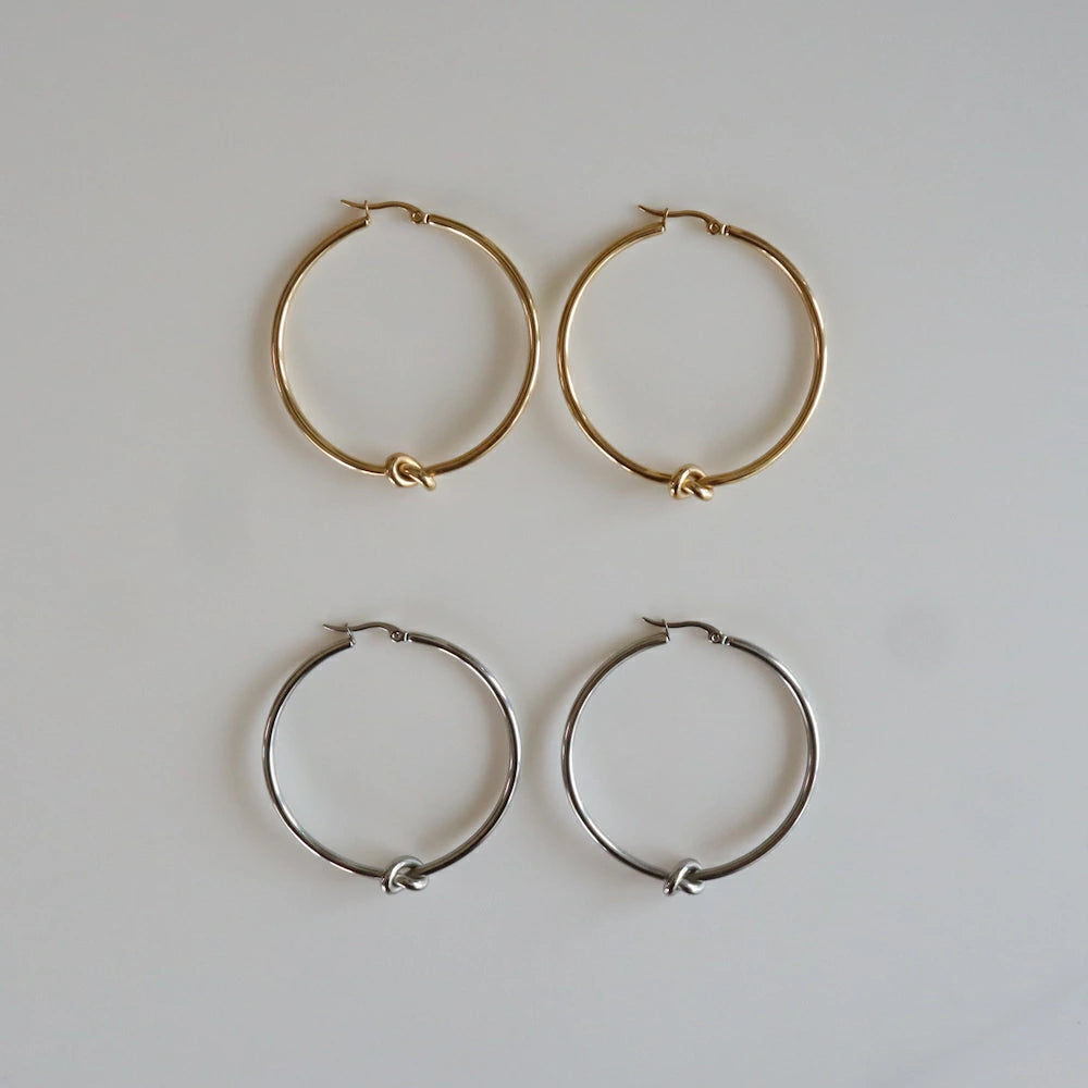 P209  stainless knot oversized hoop pierce