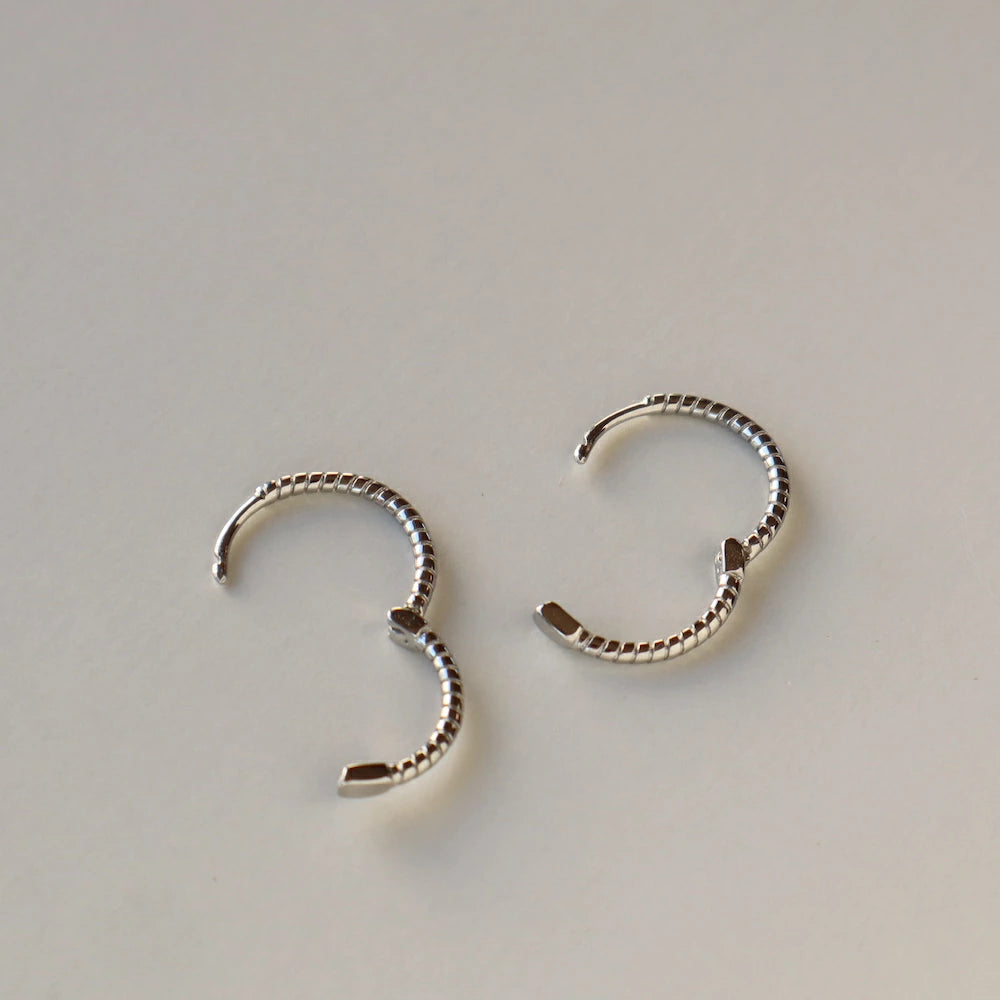 P003  silver925 hoop pierce