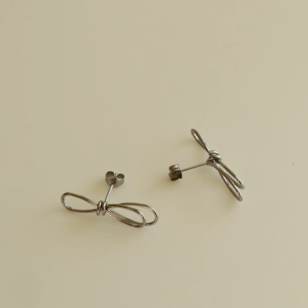 P211  stainless metal ribbon pierce