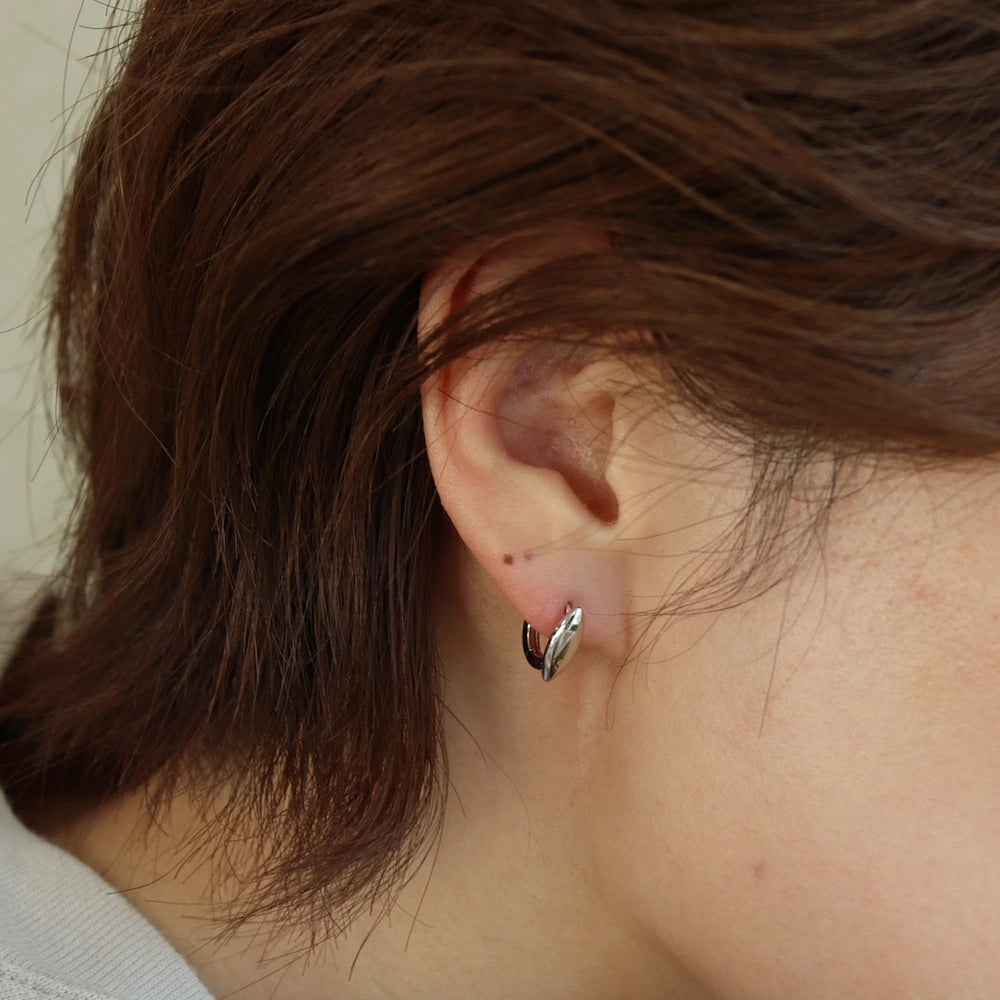 P301  silver925 metal beans hoop pierce