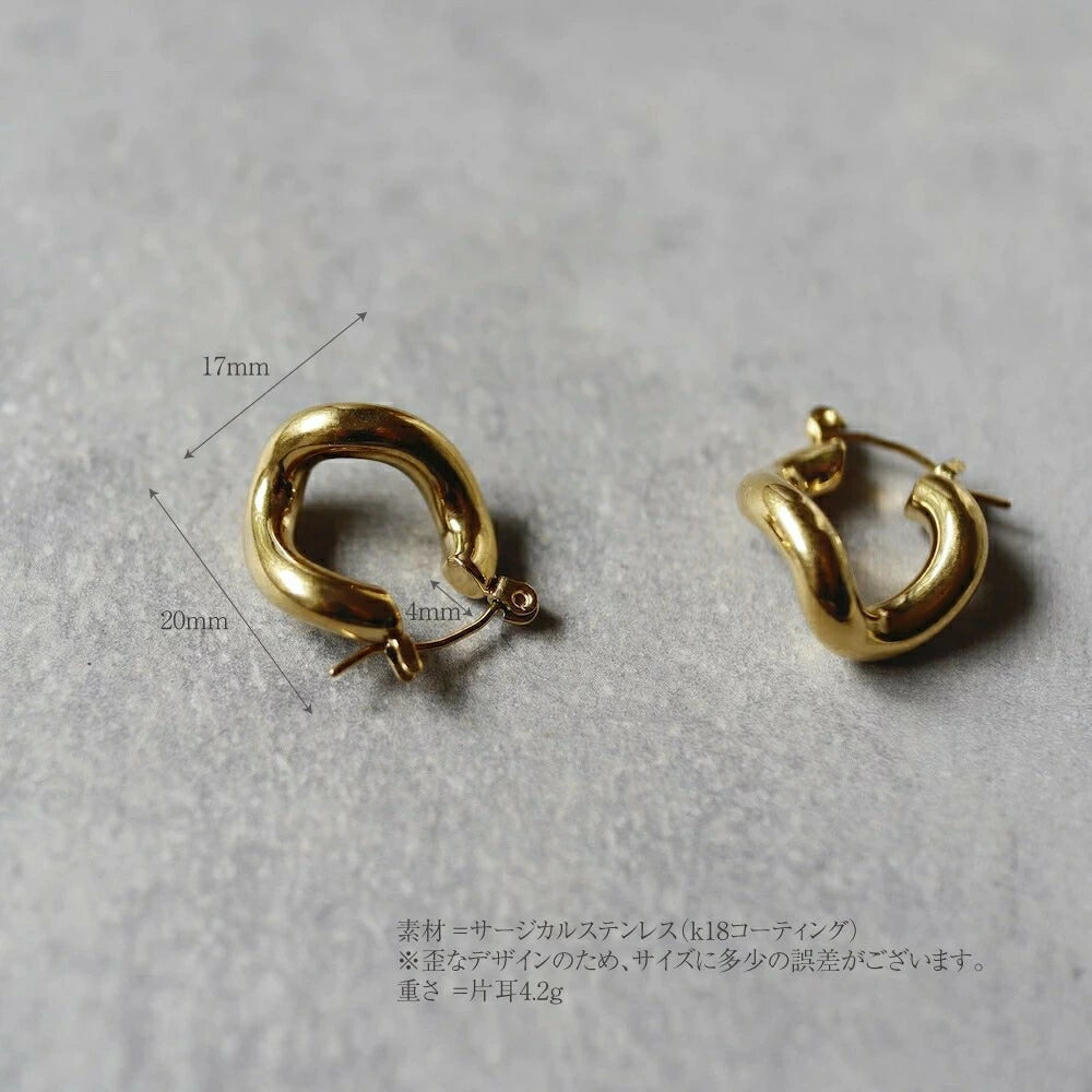 P156  stainless wave hoop pierce