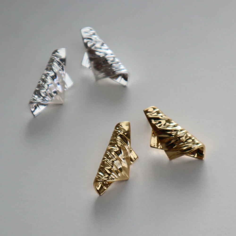 P109  wrinkle design metal pierce