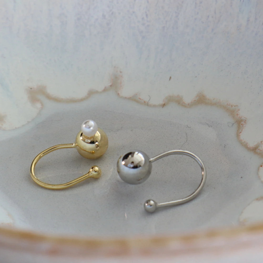 C012 pearl ball arch earcuff