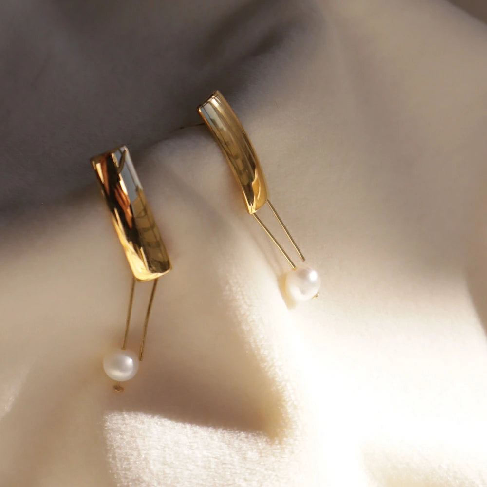 P373  stainless unique pearl pierce