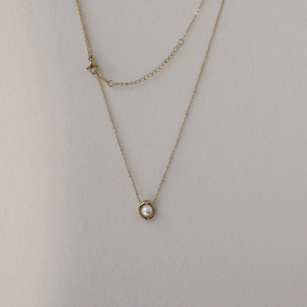 N209  stainless pearl pendant necklace