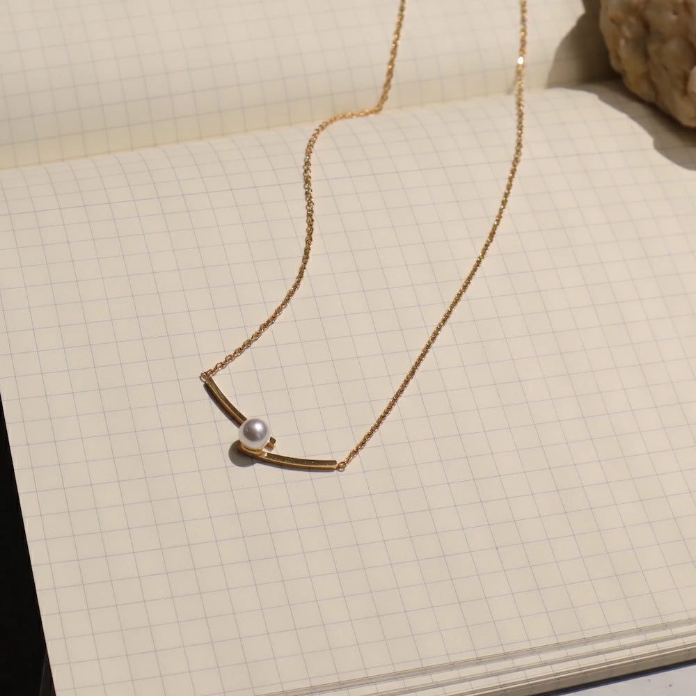 N226  stainless pearl bar necklace