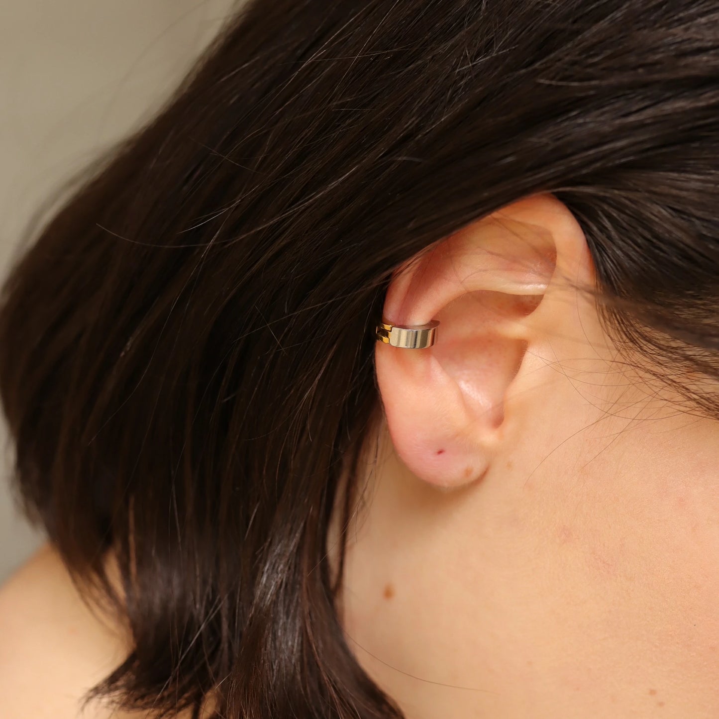 C040  stainless bi-color simple ear cuff