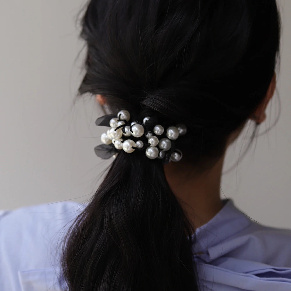 H004 random pearl tulle hair tie