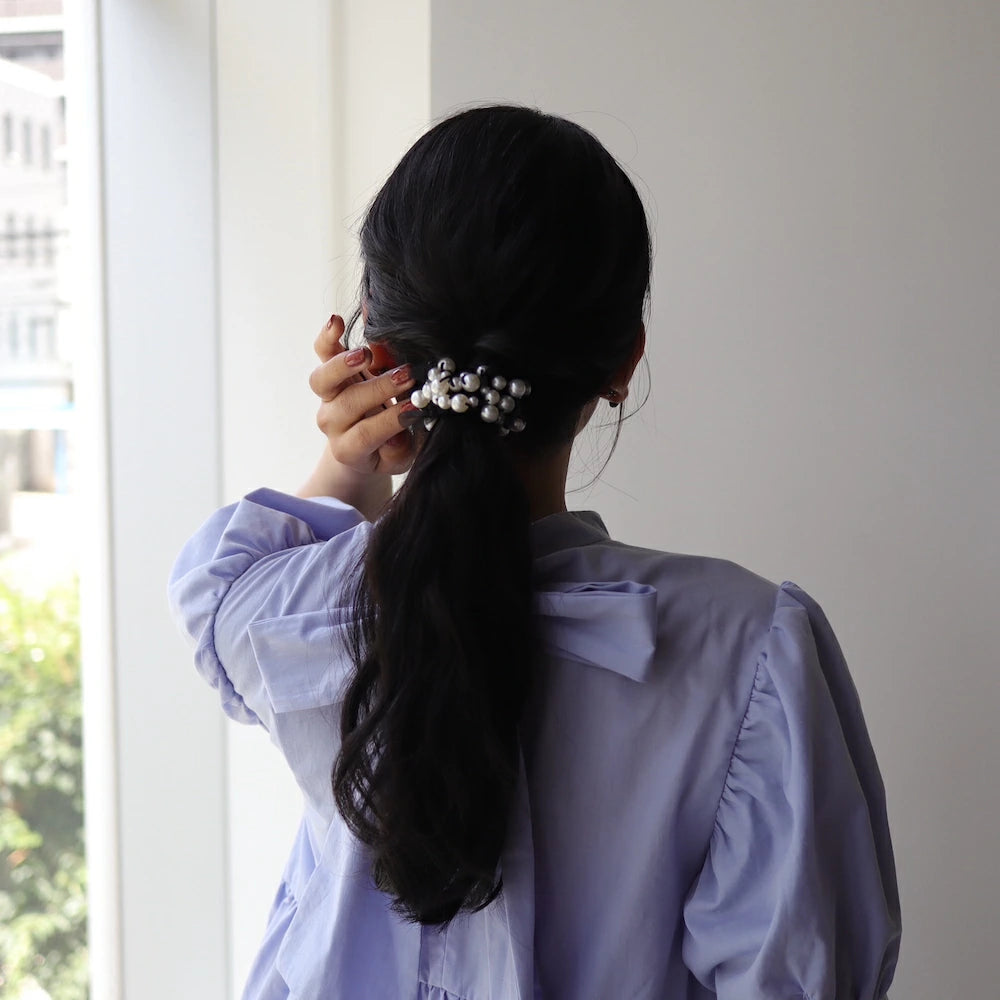 H004 random pearl tulle hair tie